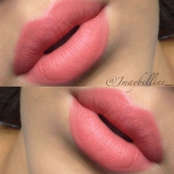 MAC Runway Hit Retro Matte Lipstick NIB - Picture 10 of 13